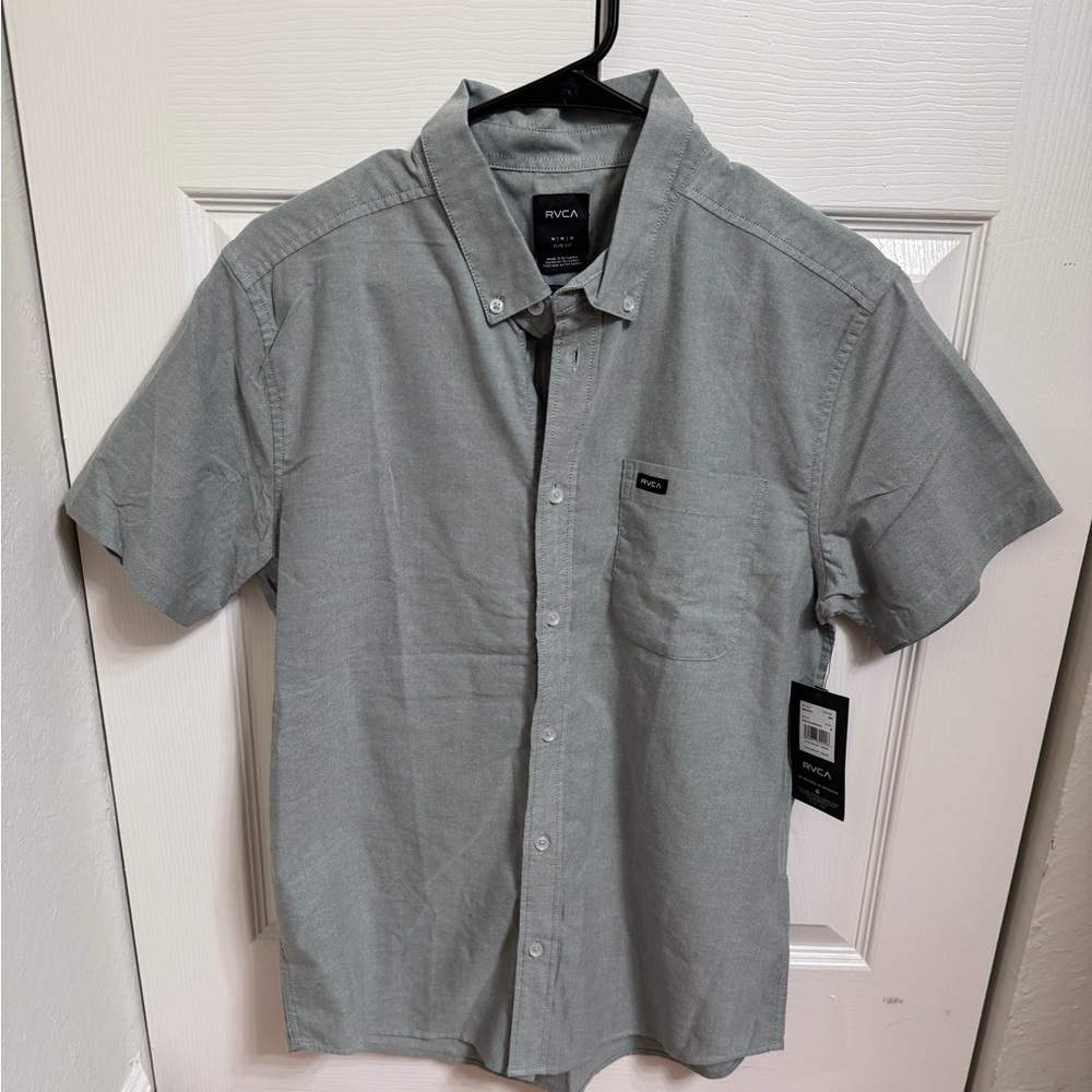 BRAND NEW. Men’s button down shirt.